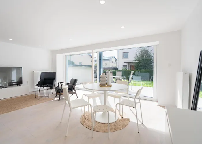 Black & White Apartments Rozna Dolina